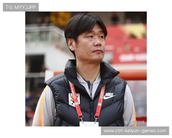 李霄鹏的管理风格是否适合职业化转型俱乐部？