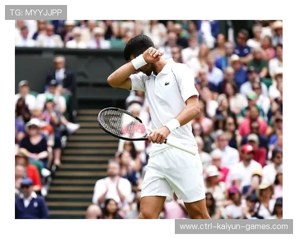 郑钦文强力发球直接得分，澳网后排名稳居世界前十统治力强